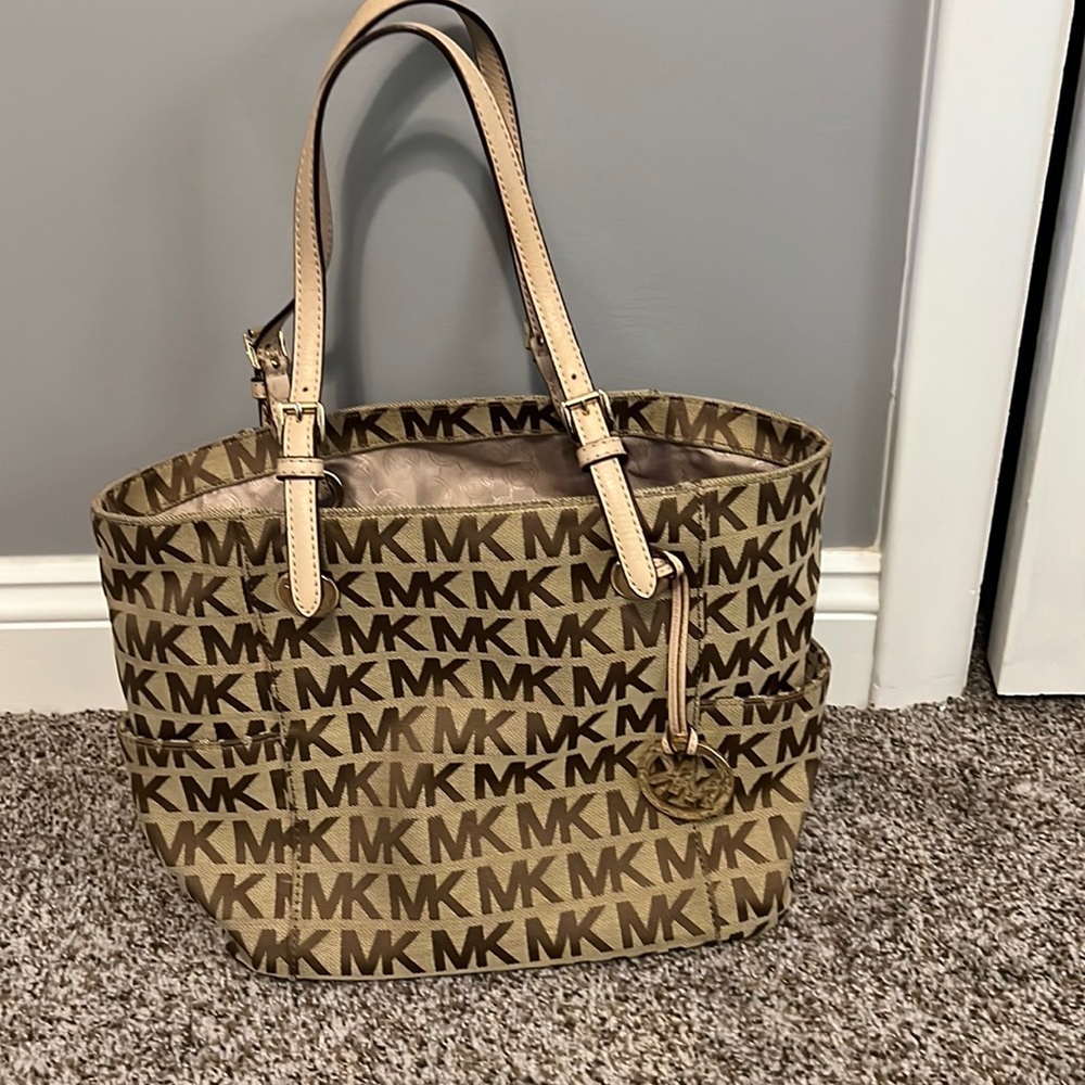 Michael kors purse